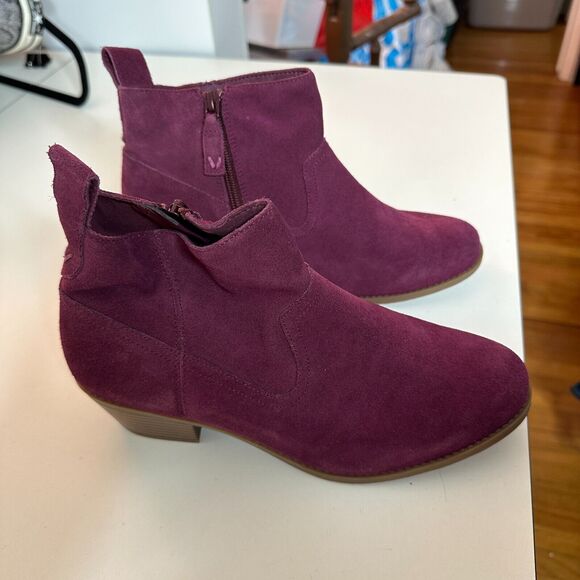 Vionic Vera Chic Eggplant Purple Sueded Ankle Boots Side Zipper Low Heels 8.5 - Picture 13 of 14